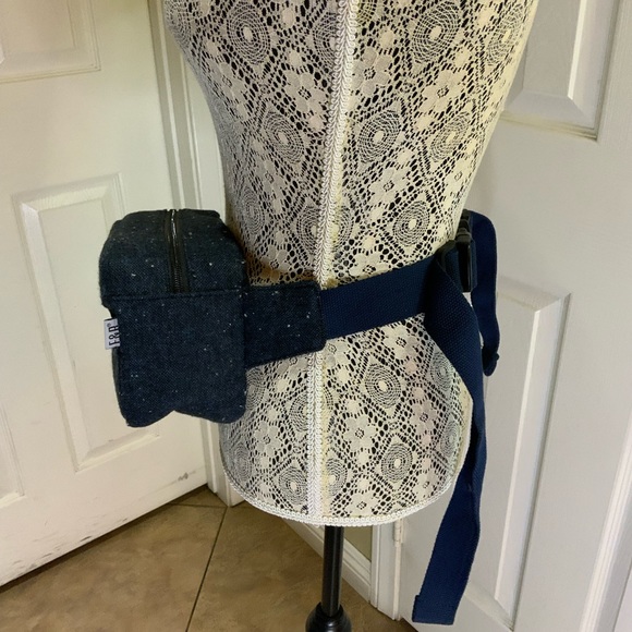 Foster & RYE INSULATED FANNY PACK - Picture 9 of 13